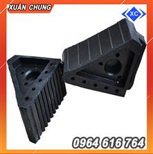 Cục chặn lùi xe di động to 3.2kg/ cái